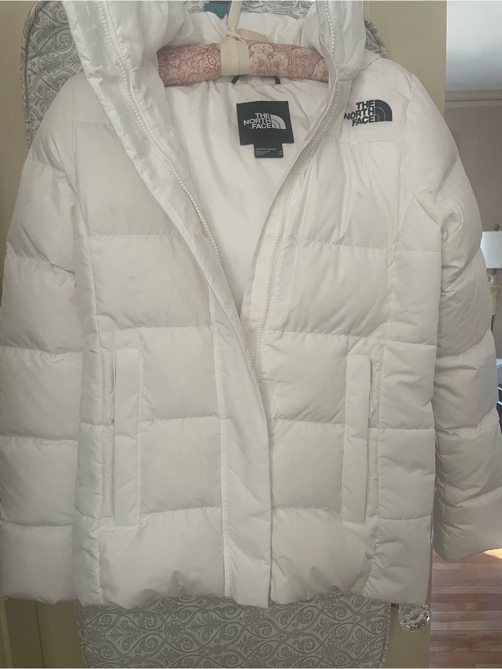 The North Face Women's 550 White Hooded Puffer Coat NWOT